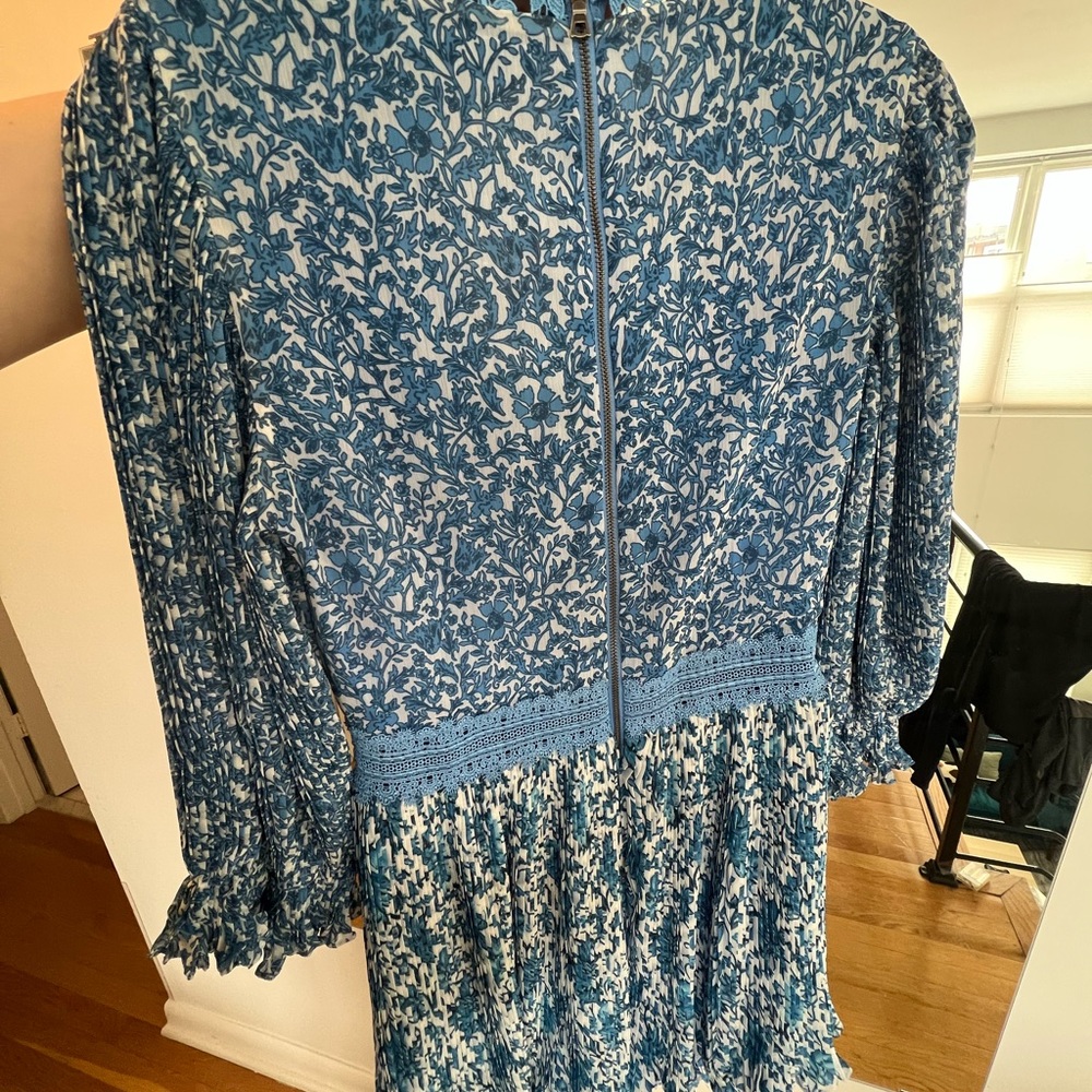Alice + Olivia Blue Floral Mini Dress - Picture 4 of 6